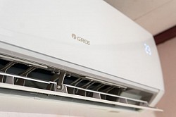 Modern and clean A/C